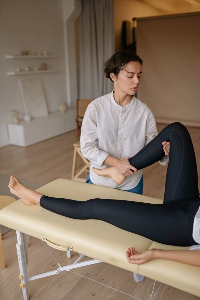 Patient discussing pelvic pain with a healthcare professional